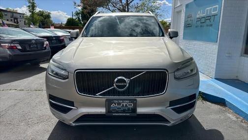2016 Volvo XC90 T6 Momentum