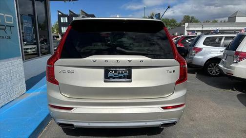 2016 Volvo XC90 T6 Momentum