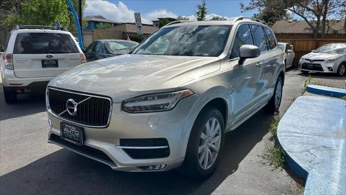 2016 Volvo XC90 T6 Momentum