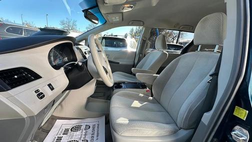 2011 Toyota Sienna LE