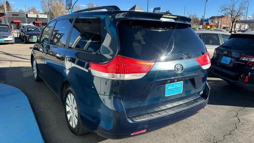 2011 Toyota Sienna LE