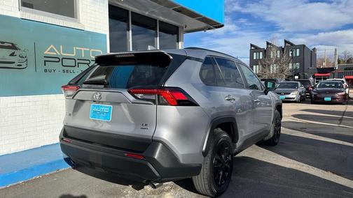 2020 Toyota RAV4 LE