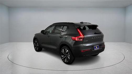 2026 Volvo XC40 B5 Plus