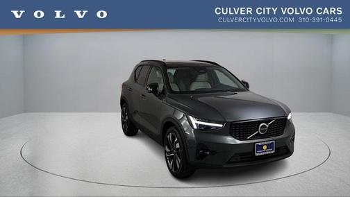 2026 Volvo XC40 B5 Plus