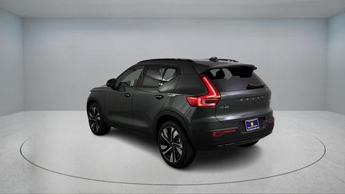 2026 Volvo XC40 B5 Plus
