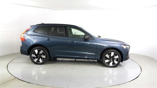 2025 Volvo XC60 Plug-In Hybrid T8 Plus