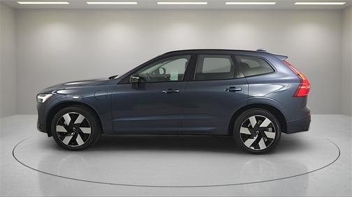 2025 Volvo XC60 Plug-In Hybrid T8 Plus