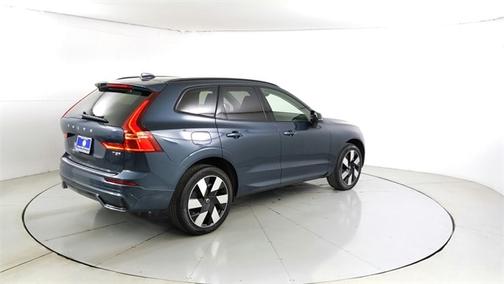 2025 Volvo XC60 Plug-In Hybrid T8 Plus
