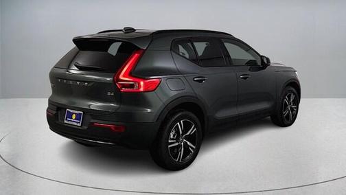2026 Volvo XC40 B4 Core