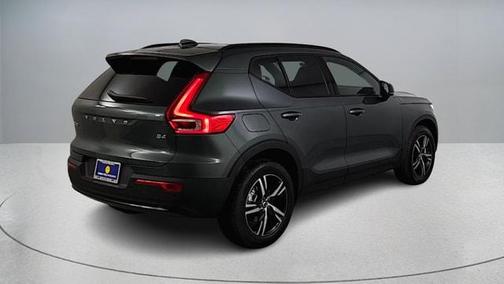 2026 Volvo XC40 B4 Core