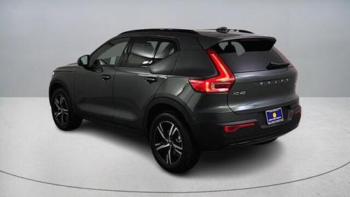 2026 Volvo XC40 B4 Core