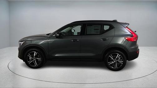 2026 Volvo XC40 B4 Core
