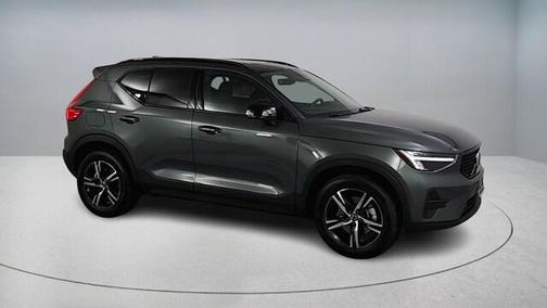2026 Volvo XC40 B4 Core