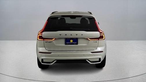 Crystal White 2026 Volvo XC60 Plug-In Hybrid T8 Ultra
