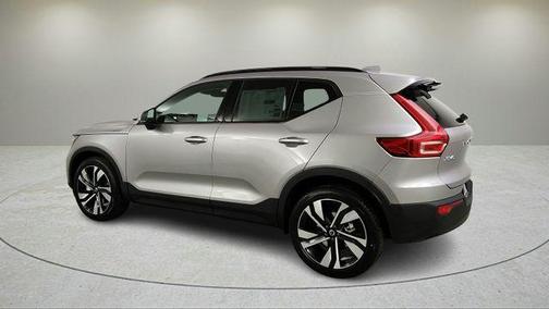 2026 Volvo XC40 B5 Ultra