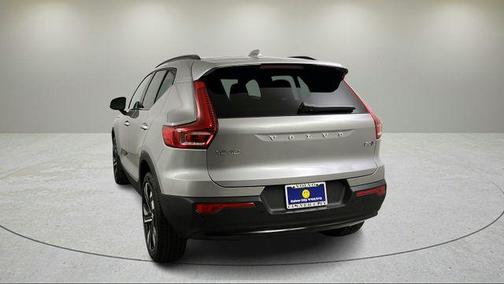2026 Volvo XC40 B5 Ultra