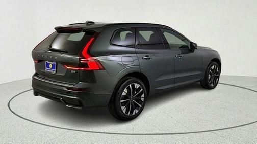 Forest Green 2026 Volvo XC60 B5 Plus