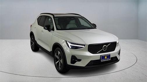 2026 Volvo XC40 B5 Plus