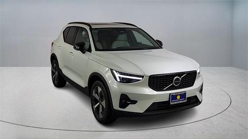 2026 Volvo XC40 B5 Plus