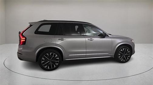 2026 Volvo XC90 B6 Ultra Dark Theme 6-Seater