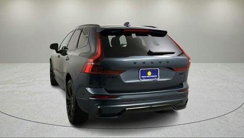 2026 Volvo XC60 B5 Ultra Black Edition