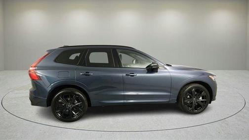2026 Volvo XC60 B5 Ultra Black Edition