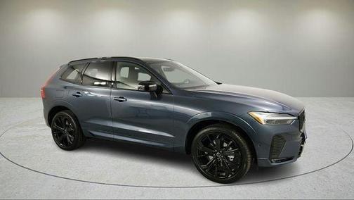 2026 Volvo XC60 B5 Ultra Black Edition