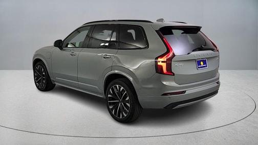 2026 Volvo XC90 Plug-In Hybrid T8 Ultra Dark Theme 7-Seater