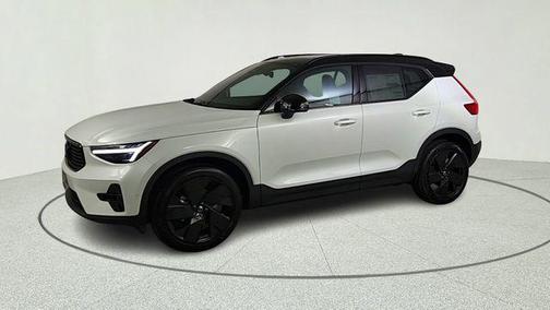 Crystal White 2026 Volvo XC40 B5 Ultra Black Edition