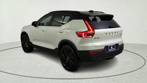Crystal White 2026 Volvo XC40 B5 Ultra Black Edition