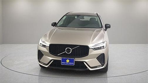 2025 Volvo XC60 Core