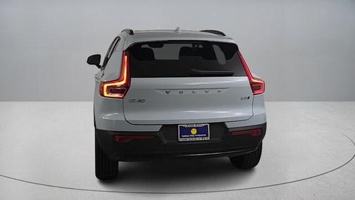 2026 Volvo XC40 B5 Ultra