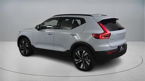2026 Volvo XC40 B5 Ultra