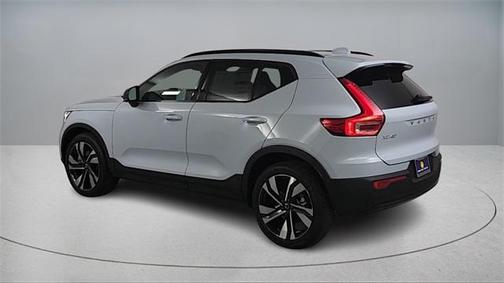 2026 Volvo XC40 B5 Ultra