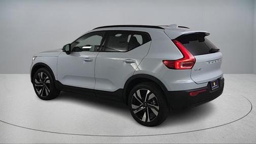2026 Volvo XC40 B5 Ultra