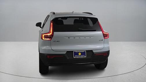 2026 Volvo XC40 B5 Ultra