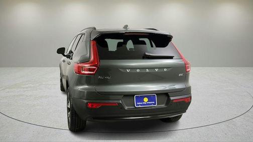 2026 Volvo XC40 B5 Plus