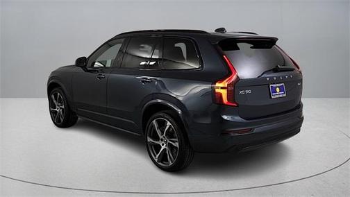 2026 Volvo XC90 B6 Ultra Dark Theme 7-Seater