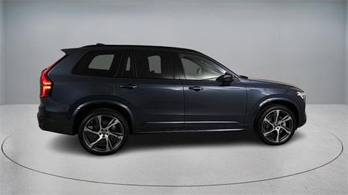 2026 Volvo XC90 B6 Ultra Dark Theme 7-Seater