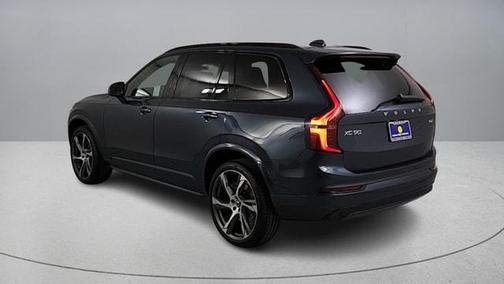 2026 Volvo XC90 B6 Ultra Dark Theme 7-Seater