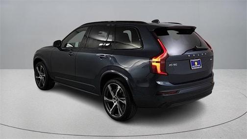 2026 Volvo XC90 B6 Ultra Dark Theme 7-Seater