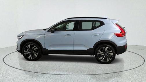 Cloud 9 White 2026 Volvo XC40 B5 Plus
