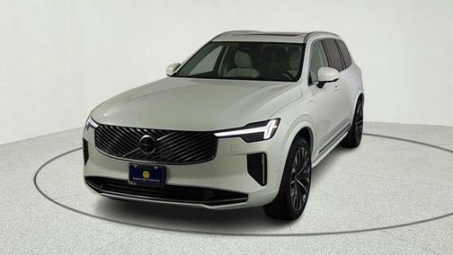 Crystal White Pearl 2026 Volvo XC90 Plug-In Hybrid T8 Ultra 7-Seater