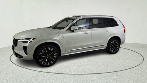 Crystal White Pearl 2026 Volvo XC90 Plug-In Hybrid T8 Plus 7-Seater