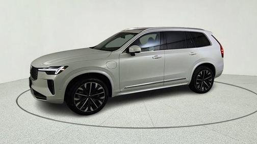Crystal White Pearl 2026 Volvo XC90 Plug-In Hybrid T8 Plus 7-Seater