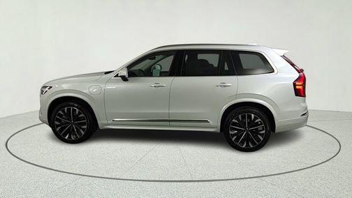 Crystal White Pearl 2026 Volvo XC90 Plug-In Hybrid T8 Plus 7-Seater
