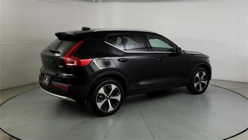 2025 Volvo XC40 B5 Plus Bright Theme