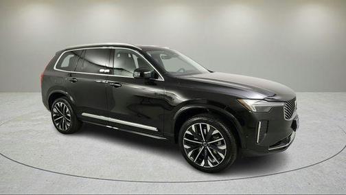 Onyx Black Metallic 2026 Volvo XC90 Plug-In Hybrid T8 Ultra 7-Seater