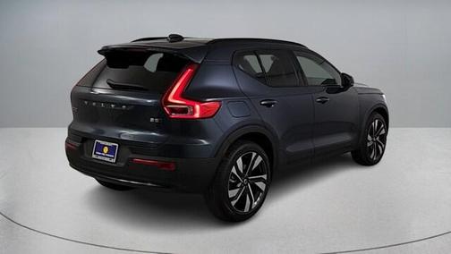 2026 Volvo XC40 B5 Plus