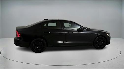 2023 Volvo S60 B5 AWD Plus Black